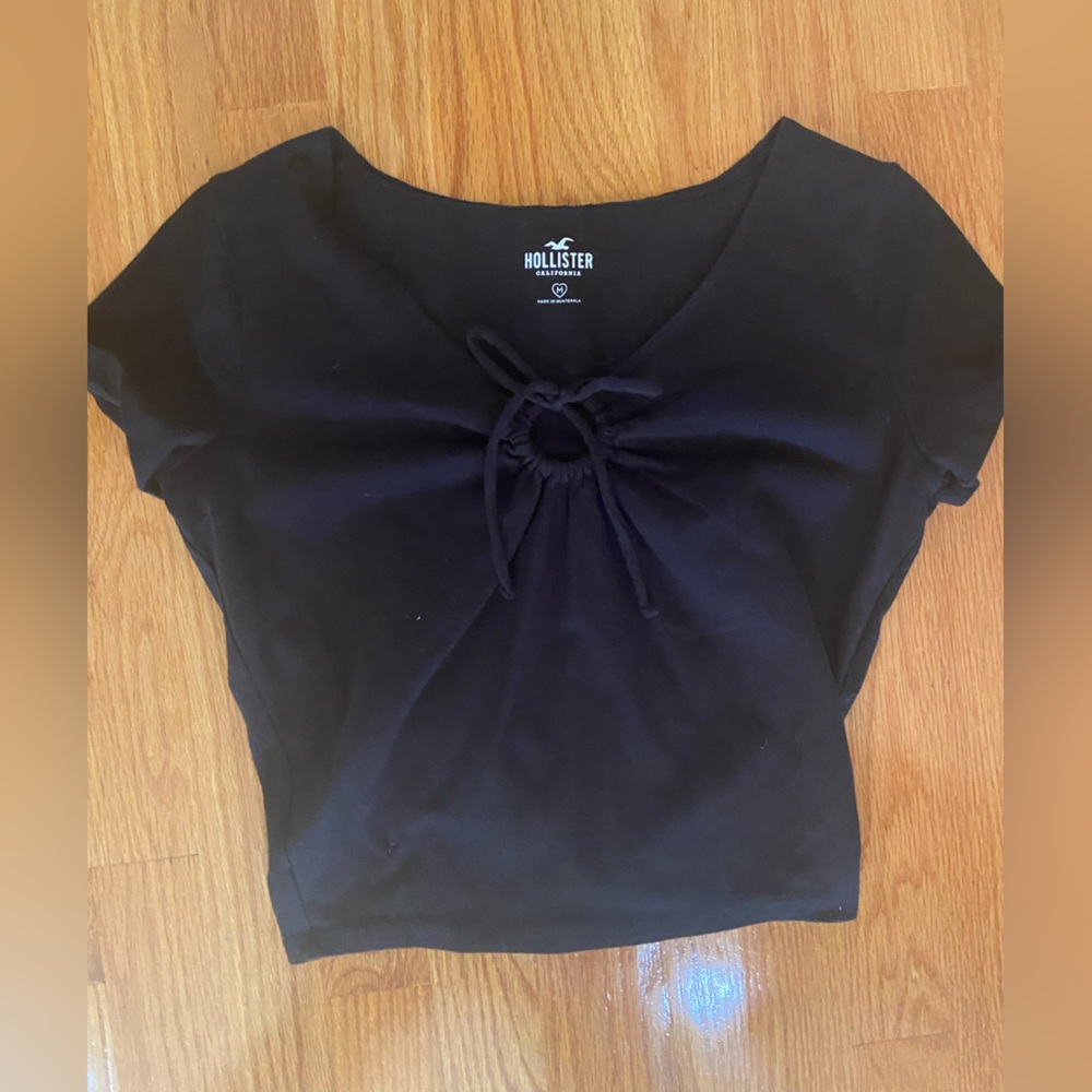 Hollister tee